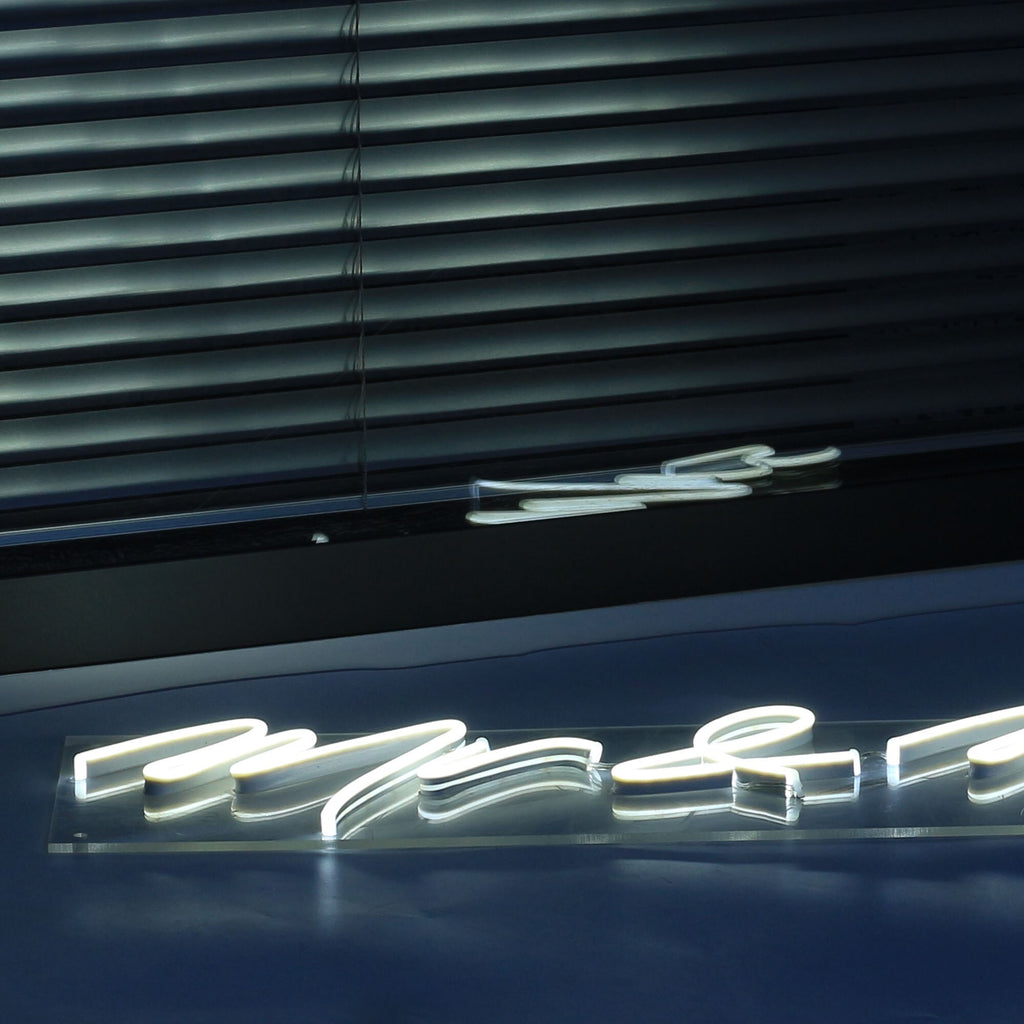 Neon Sign mr&mrs