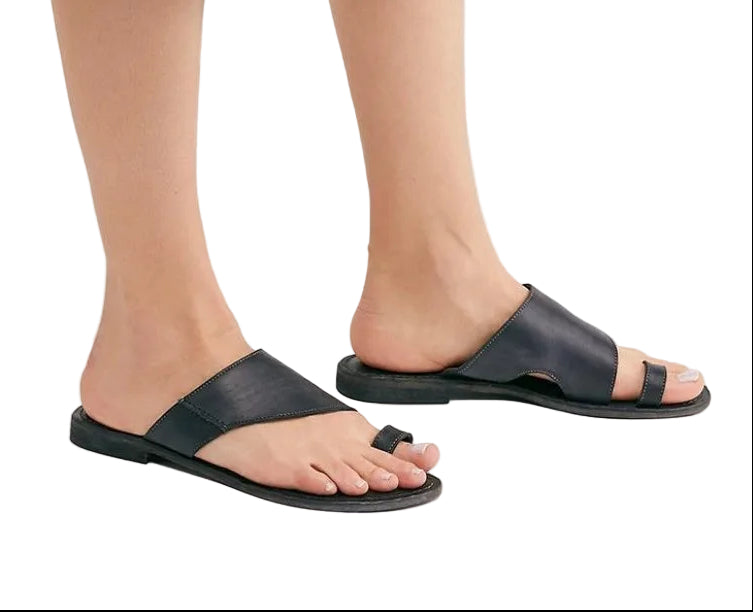 Cutout slip-on slipper