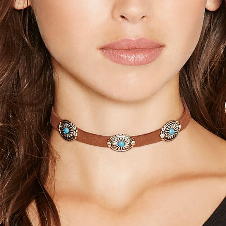 Bohemian Retro Metal Flower Plate Turquoise Necklace