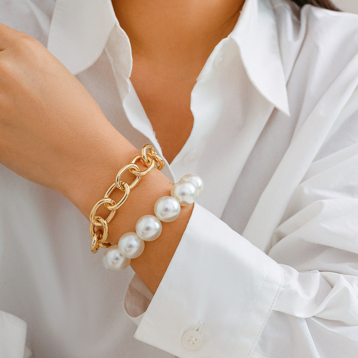 Pearl bracelet for women