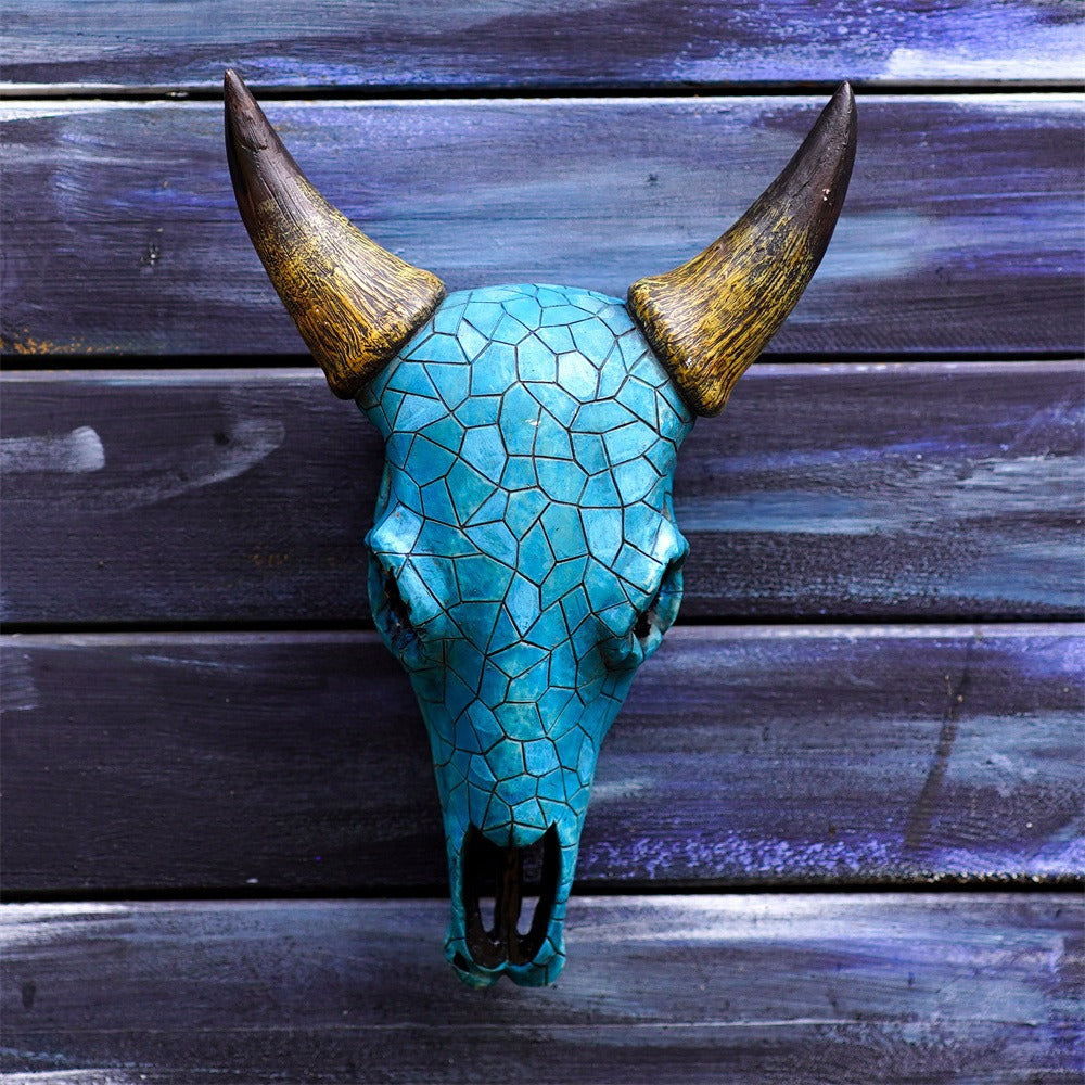 Wall ornaments with pointed cow head bone