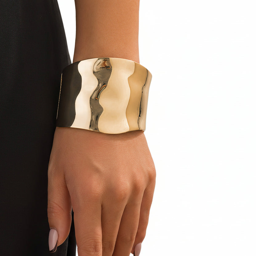 Curved Smooth Surface, Spring Bracelet Irregular